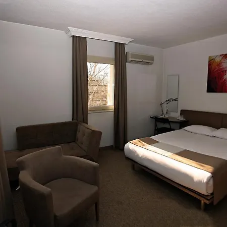 فندق كارديس 3*